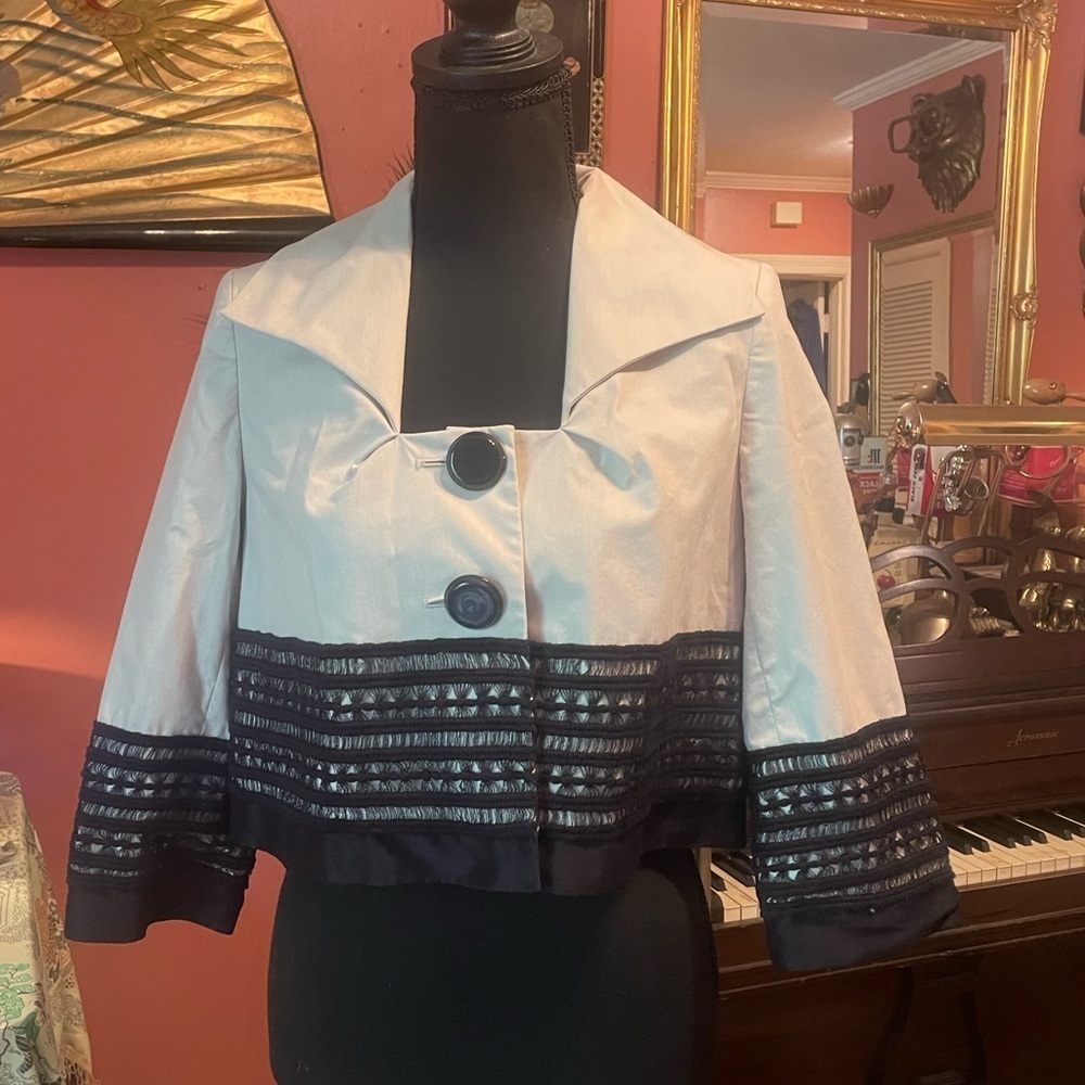 Robert Rodriguez cream cropped blazer jacket with black trim size 2